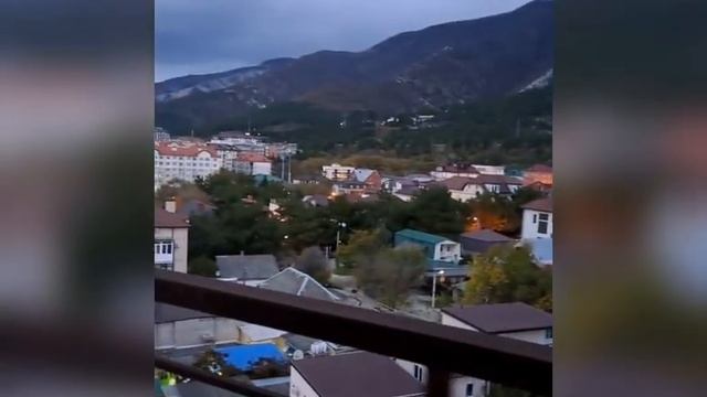Квартира в ЖК Азимут, Геленджик. Большая лоджия с видом на горы и море. #геленджикнедвижимостьцены