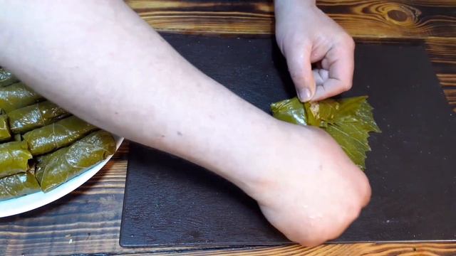 Долма в виноградных листьях