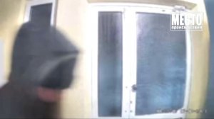 Выбили окно и зашли в подъезд на Агрономической