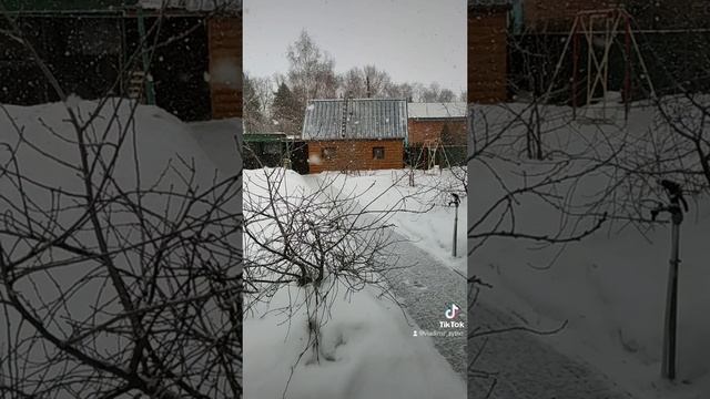 Снег идёт