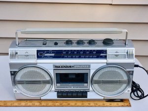 Ghettoblaster SHARP GF-4700 Silver BOOMBOX.