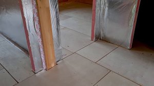 Отделка деревянного дома из клееного бруса. Пароизоляция.