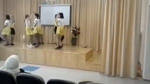 Народный танец на день пожилых людей. ТСОШ √1 им. Ханжина П. С.