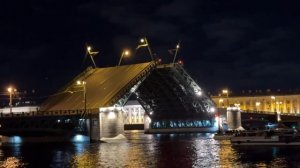 Развод мостов в Питере. Полное видео. Развод Дворцового моста в Санкт-Петербурге
