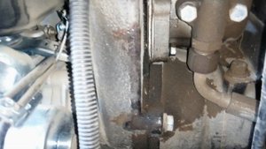 Мтз 152 " Беларус" засопливил маслом в некоторых местах.