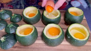 Рецепт фаршированных кабачков! Положи яйцо в кабачок!