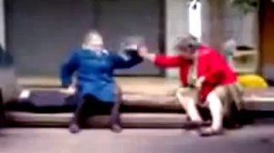 Бой бабушек! Приколы