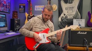 Best Beginner Guitar? Squier Sonic Mustang Review
