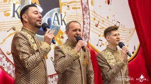 Солисты Русского вокально-хореографического ансамбля "Родник" на радиостанции Казак FM