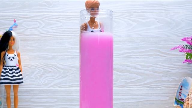 УДИВИТЕЛЬНО! Открываем 5 кукол Барби, меняющих цвет в воде - смотреть ...