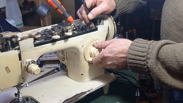 Singer Facilita Cambio de engranaje Versión rápida смотреть онлайн