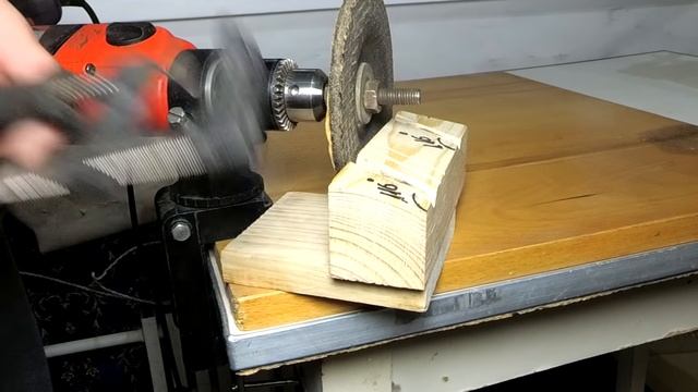 ЗАТОЧКА СВЕРЛА С ПРОСТЕЙШИМ ПРИСПОСОБЛЕНИЕМ. смотреть онлайн