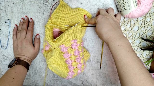 Часть 2. Шапка-Шлем спицами. Подробный МАСТЕР-КЛАСС смотреть онлайн