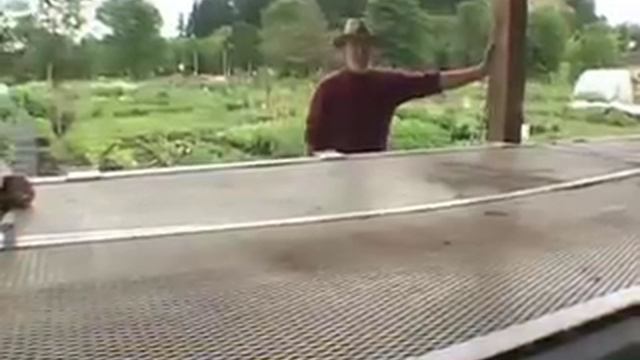 Rotary composter and flow-through worm bin for mass composting смотреть онлайн