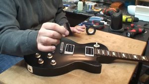 2013 Gibson Les Paul 50's Tribute: Faux Binding and Chrome PU Covers!