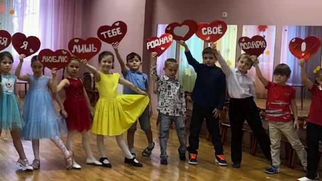 Поздравление с Днем Матери от Дошколят смотреть онлайн