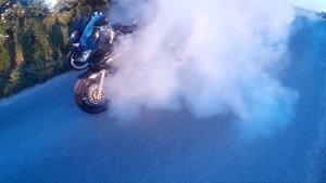 Suzuki Bandit 1200 | Burnout Wheelie