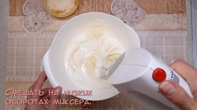 "Шарлотка" на кукурузной муке - воздушный бисквит с сочными яблоками от КсюШеф?