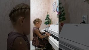Александра Пермякова 6 лет. Старинные часы с кукушкой.mp4