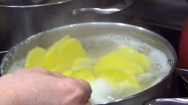 УЛЕТНАЯ ЗАПЕЧЕННАЯ КАРТОШКА!!! УЖИН БЕЗ МЯСА! ПРОСТОЙ И ВКУСНЫЙ РЕЦЕПТ! СЪЕДАЕТСЯ МОМЕНТАЛЬНО!!! смотреть онлайн