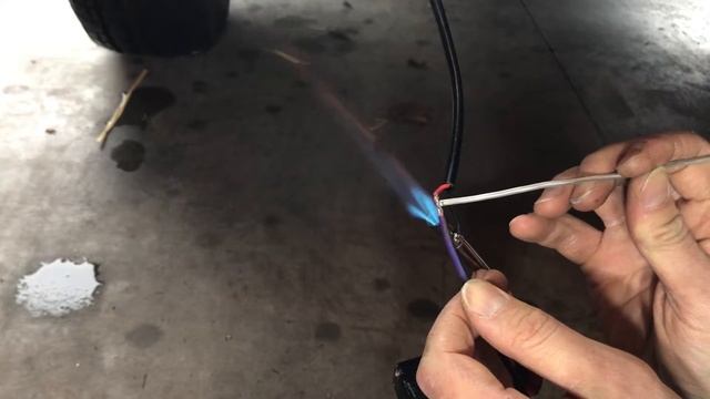 Soldering wires with gas touch EASY DONNE !! смотреть онлайн