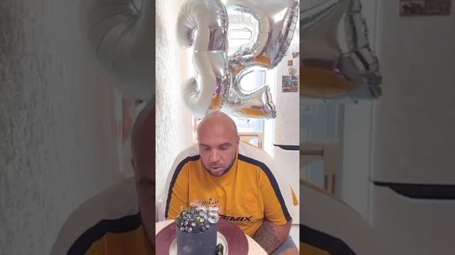 Глеб Жемчугов вышел на связь в своё 35-ти летие?