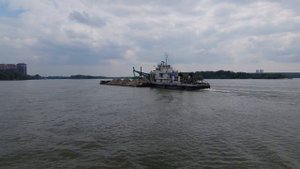 Баржа с песком по Оби.