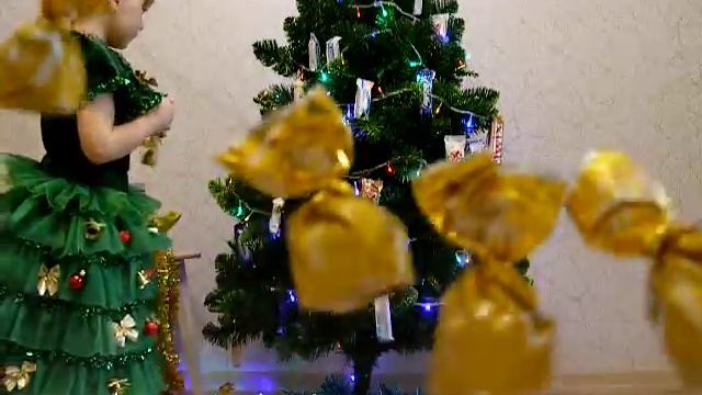 ❤Candies and chocolates for Christmas tree decoration.Ёлочка с конфетами. смотреть онлайн