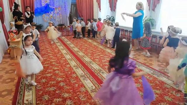 8 Марта в младшей группе "Медвежонок" детского сада "Сардаана" - филиала АН ДОО "АЛМАЗИК" смотреть онлайн