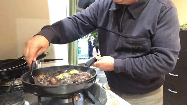 Жаренные Подосиновики и подберезовики с яйцами