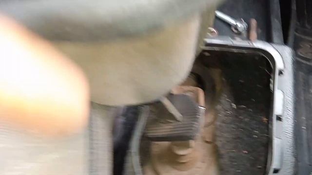 Убираем люфт на ручке переключения передач (Замена ремкомплекта кулисы ВАЗ 21099, 2109, 2108) смотреть онлайн