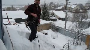 Очистка кровли от снега и наледи: Гидроструй vs Лопата