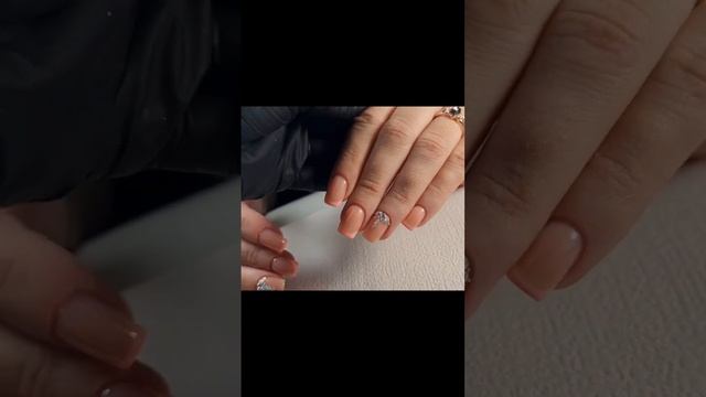 Снова забыла снять "до", успела снять стразы и покрытие на правой руке ?. смотреть онлайн