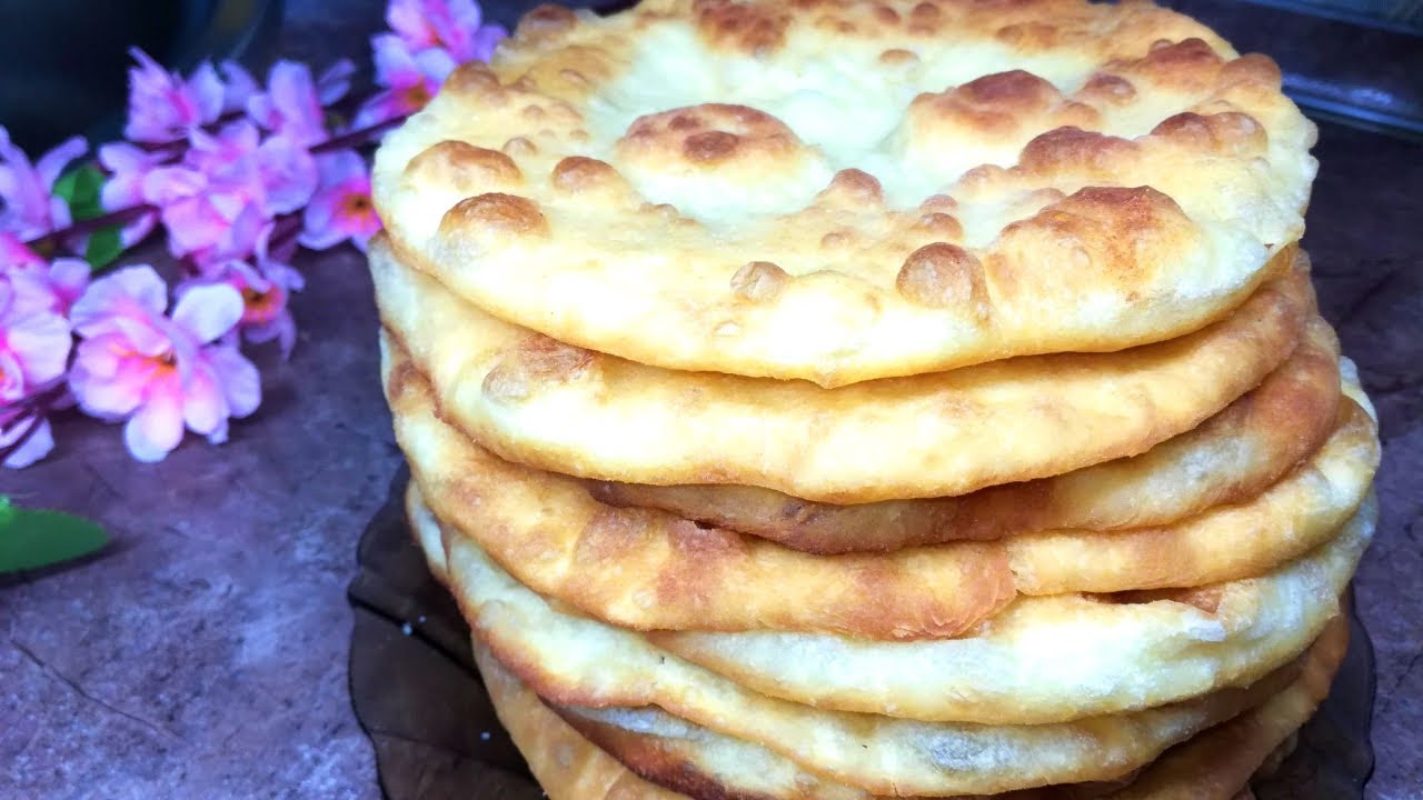 Лепешки на кефире. Готовлю их на сковороде. Самые простые и вкусные лепешки на кефире