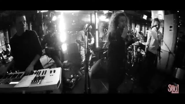 Ms  Sounday, Live in Soul Kitchen 21022012 смотреть онлайн