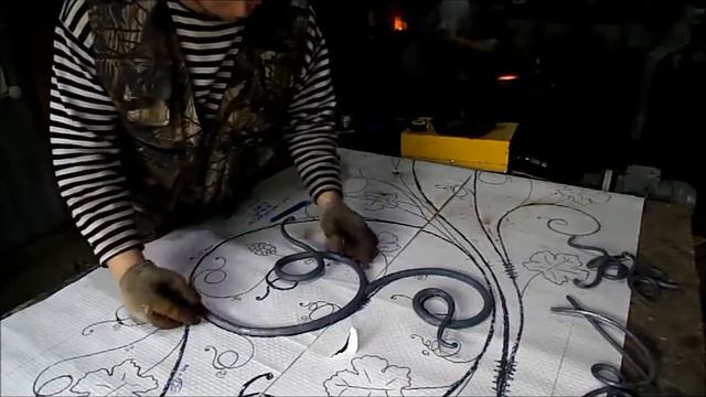 Кованные перила,виноградная лоза