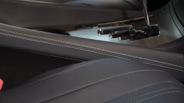 Toyota Avensis перетяжка салона с изменением дизайна в экокожу, установка поясничной опоры и массажа