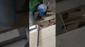 Самодельное приспособление для крепления шпунтованной доски.