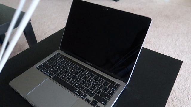 MacBook Pro 2020 ??? Touch Bar M1 Chip