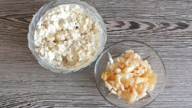 Яблоки запеченные с творогом, орехами и мёдом