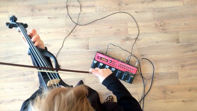 Anny Ly  D'n'B + violin using loop statioln Boss RC50 смотреть онлайн