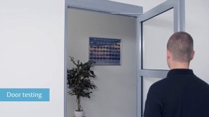 Установка доводчика скрытого доводчика ASSA ABLOY DC840 DC860 и его регулировка.