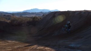 Dirt Shark - SLAYGROUND 3 ft. Axell Hodges