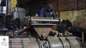 установка проушин под быстросъем на поворотный ковш видео.mp4