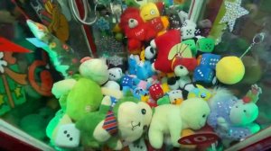 Играю Самый маленький игровой автомат Хватайка в мире !!!