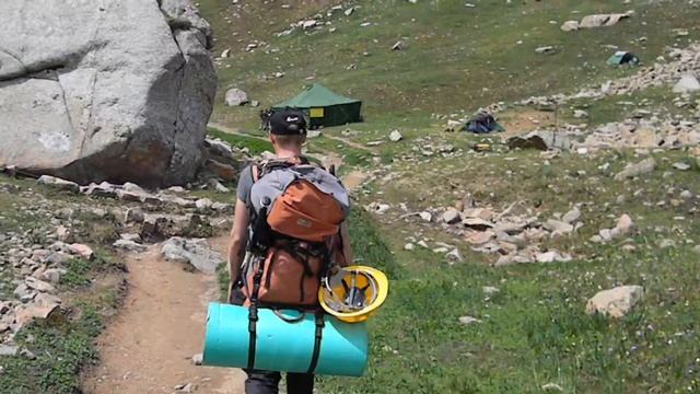 Восхождение на пик Нурсултан ( Комсомол) 4376м день первый смотреть онлайн