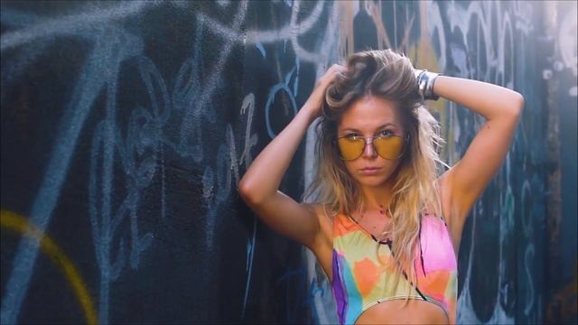 Panasonic Lumix Gh6 Cinematic Video Portrait 4k / 10-25 mm F1.7 + Weebill S смотреть онлайн