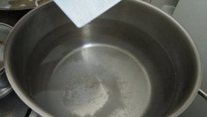 Компот из яблок, слив и ежевики