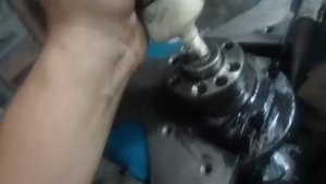 Легкий способ замены подшипника коленвала без съемника.