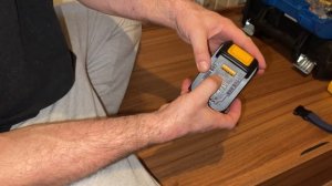Использование аккумуляторов Makita на инструменте Dewalt